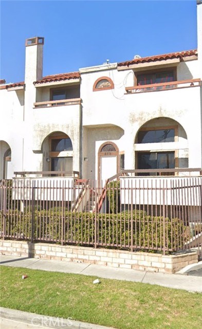 869 raymond street 869